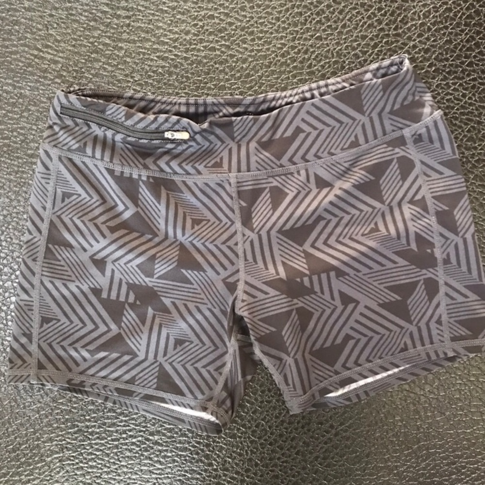 Black/grey Oiselle run bike compression shorts